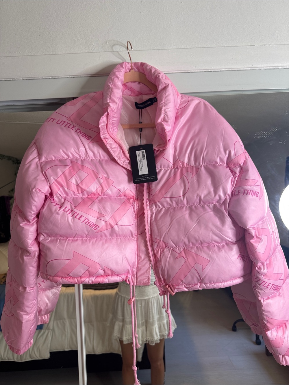 PrettyLittleThing Light Pink Cropped Logo Puffer Jacket